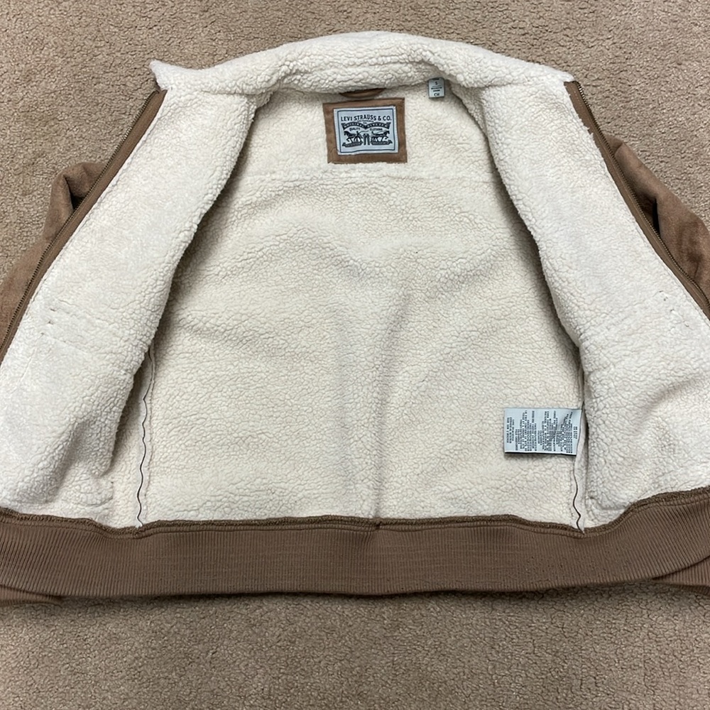Levi’s women brown suede Sherpa trucker jacket. Small - Picture 5 of 9